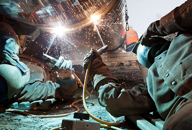 ONTRAS H2-Startnetz - Bauablauf einer Wasserstoffleitung - Verbinden der Rohre